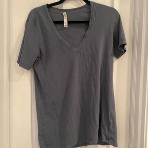 Lululemon Love Tee V neck size 6
